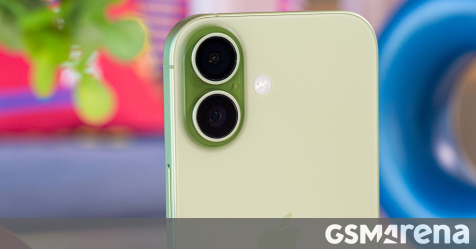 iPhone 17 Tops Global Smartphone Sales for Second Straight Quarter